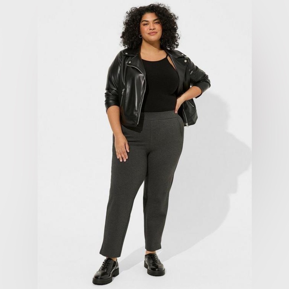 Torrid Pull-On Relaxed Taper Studio Luxe Ponte High-Rise Pants Size 1x NWT